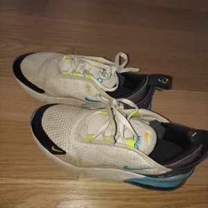Nike air 270 size 1.5 kids